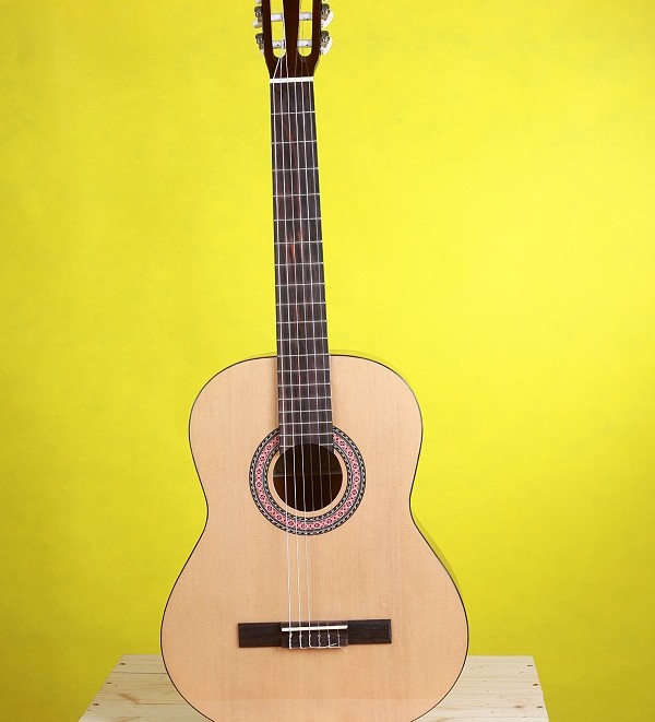 Guitarchateauc08-c06
