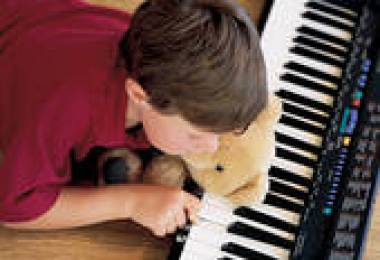 Trẻ nên học Organ hay Piano?